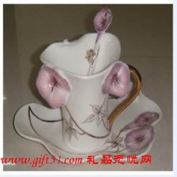 白領(lǐng)精英牽?；ü谴煽Х缺ㄗ? style='vertical-align:middle;'/> </a>  </div> <table class='picscroll'> <tr> <td width='5%' class='scrollarrow toleft' title='向左'>&nbsp; </td> <td width='90%'> <div   id=